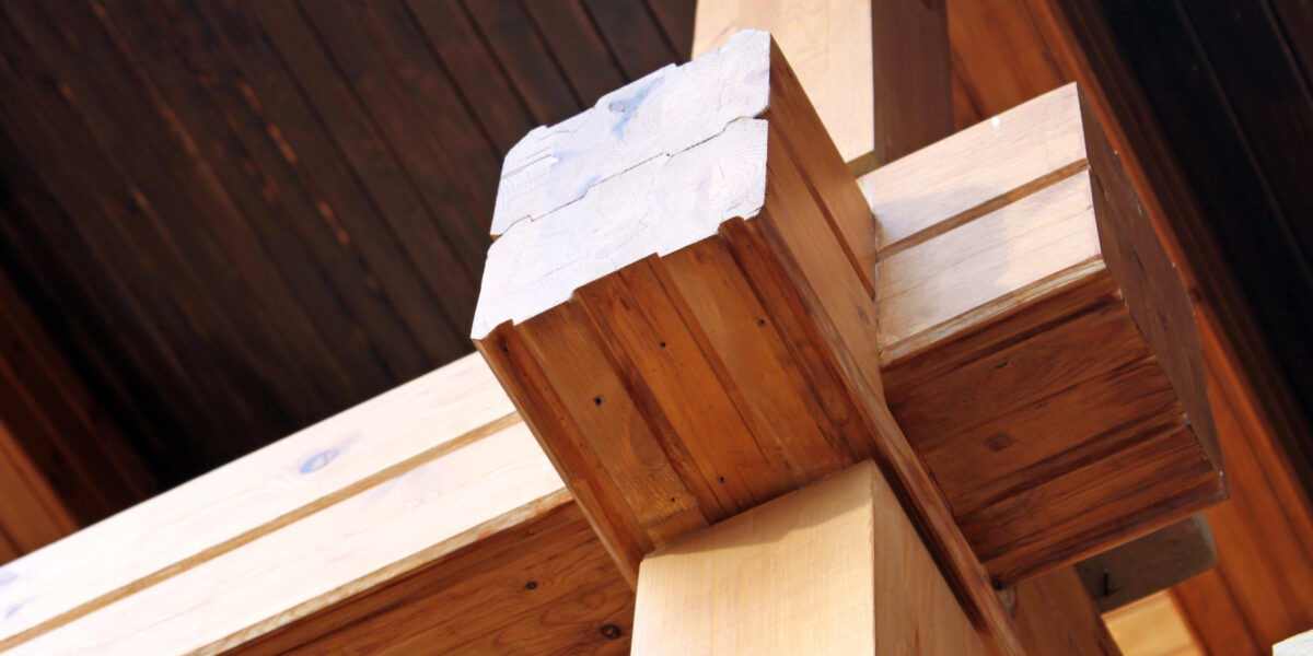 Hightech Holzbau trifft Handwerk