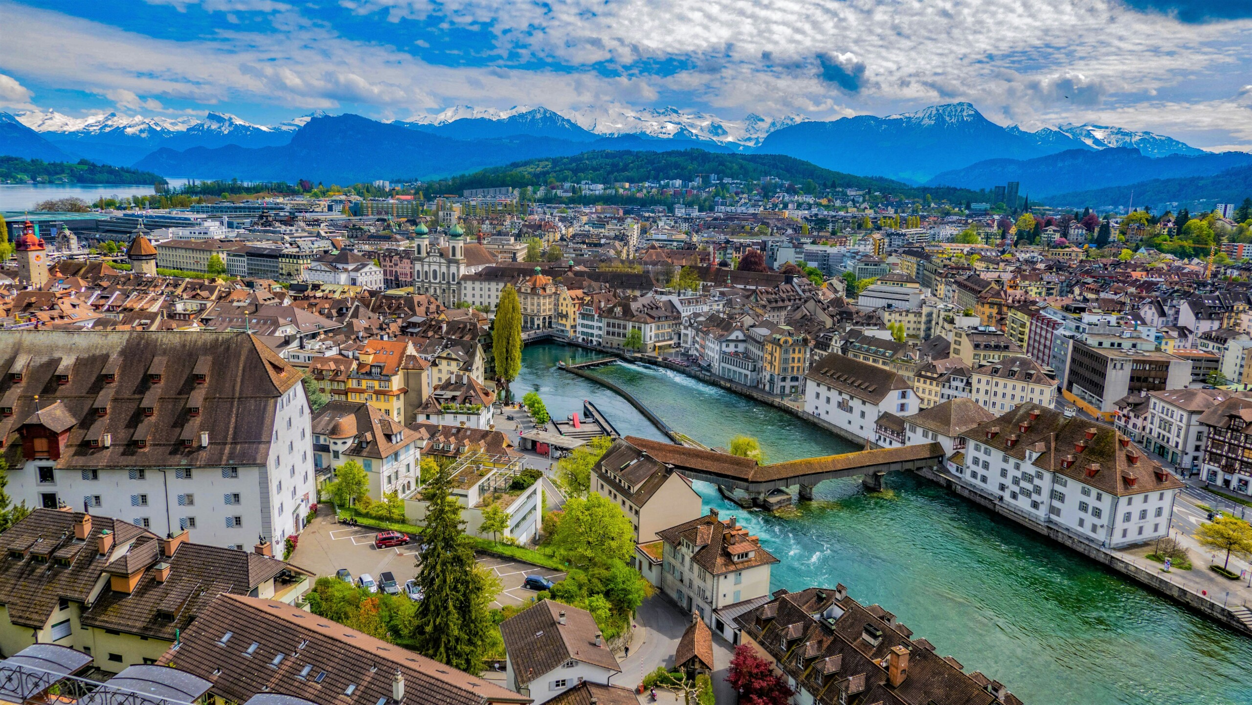 Luzern stösst Zug vom Steuerthron